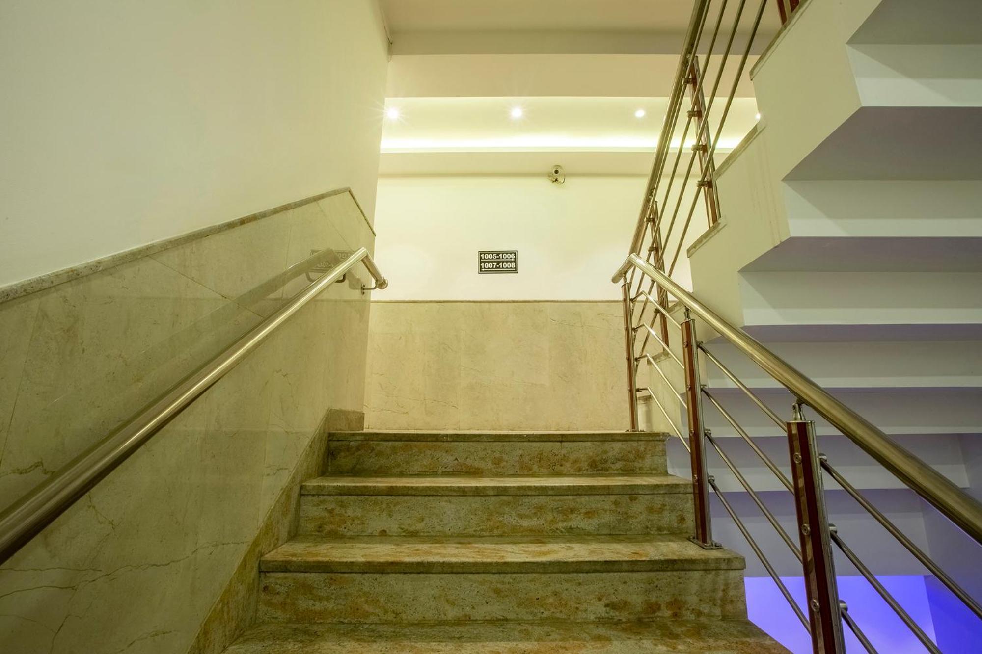 Fabhotel Skye New Delhi